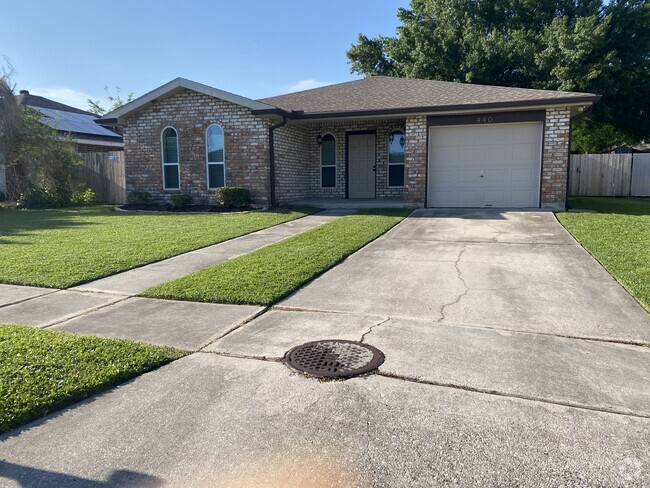 Building Photo - 440 Hooper Dr Rental