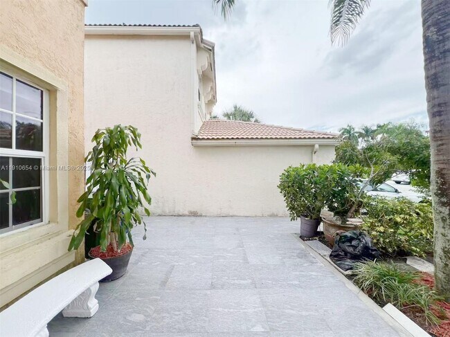 Photo - 15868 NW 4th St