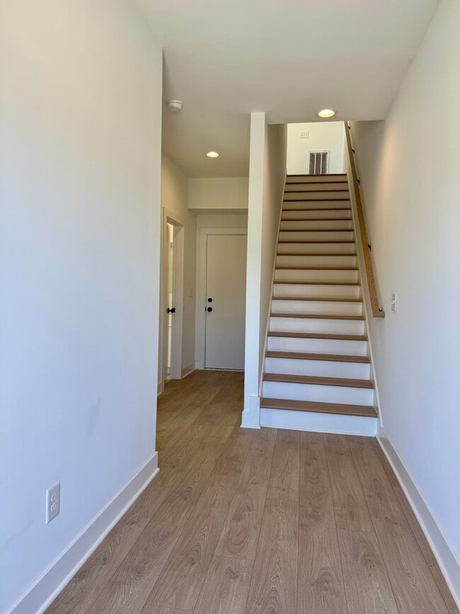 Photo - 1408 Sawyer Rd