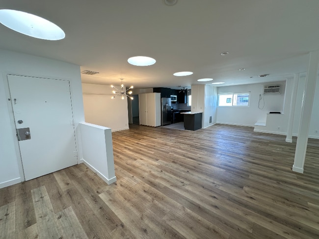 Building Photo - 160 S Hayworth Ave Rental