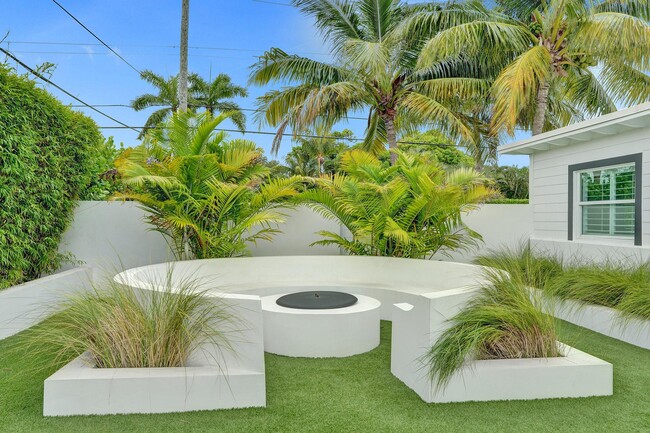 Photo - 915 N Swinton Ave