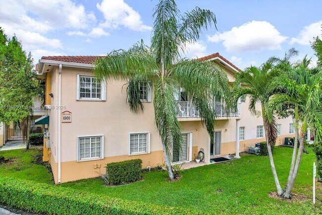 Photo - 6900 NW 179th St Apartamento Unidad 104-1