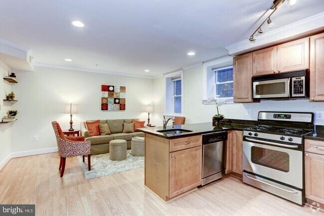 Building Photo - 1740 18th St NW Unit T6 Rental