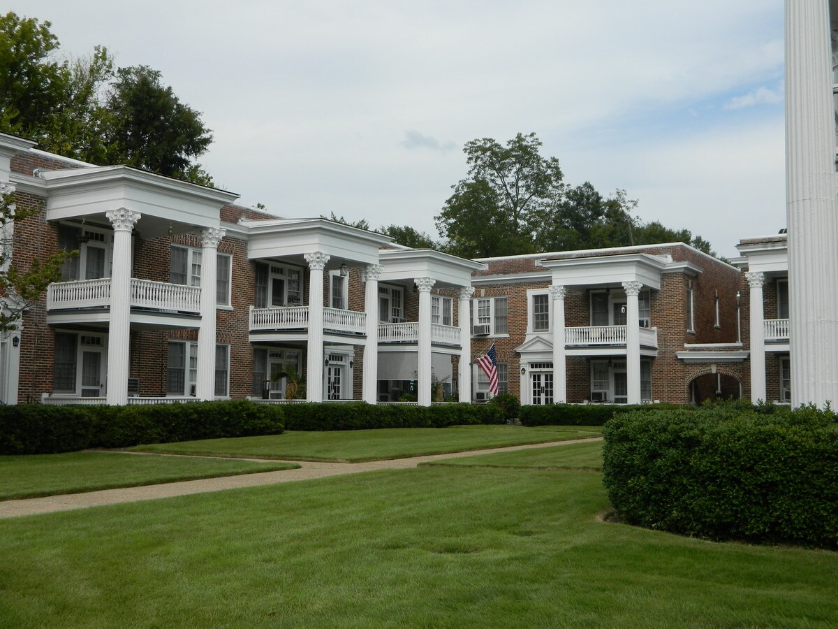 Wildwood Court Apartments - Wildwood Court Apartments