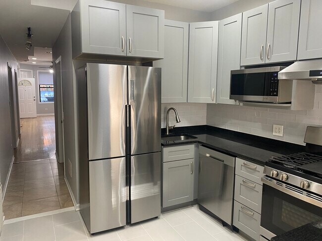 3748 N Clifton Ave Unidad 1