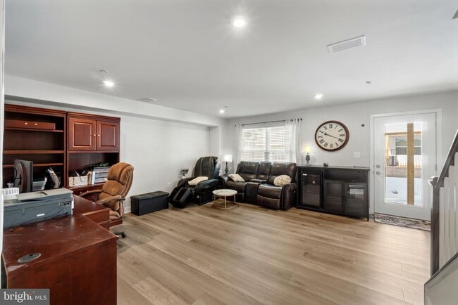 Photo - 7932 Tanbridge Ln