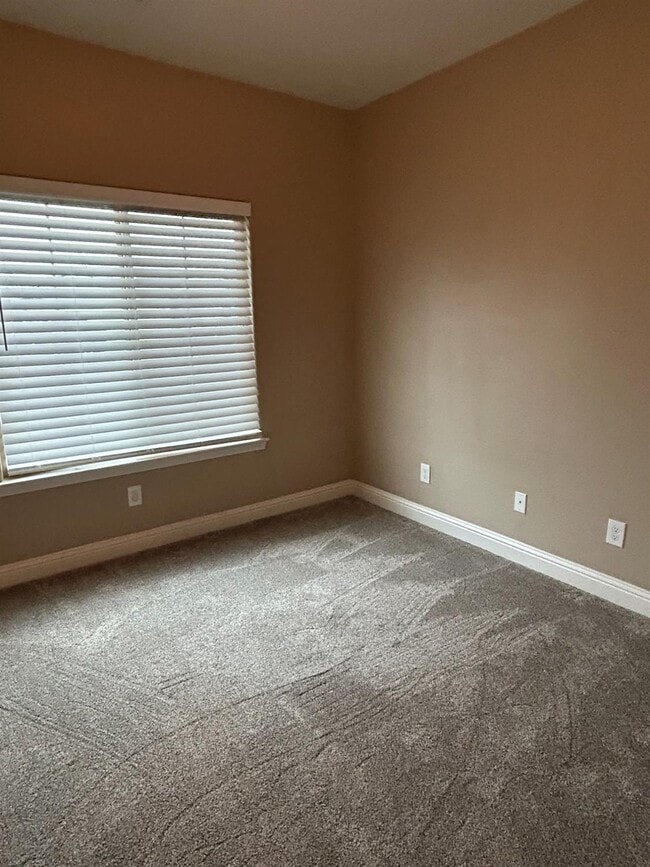 Photo - 2656 Cherry Tree Dr