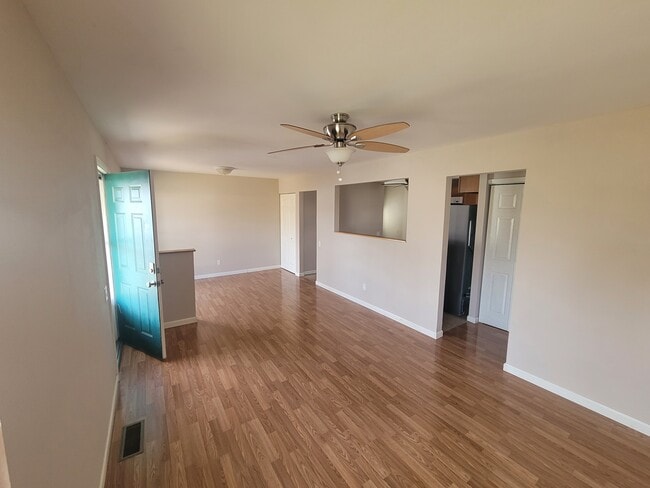 Photo - 2105 Golfway St