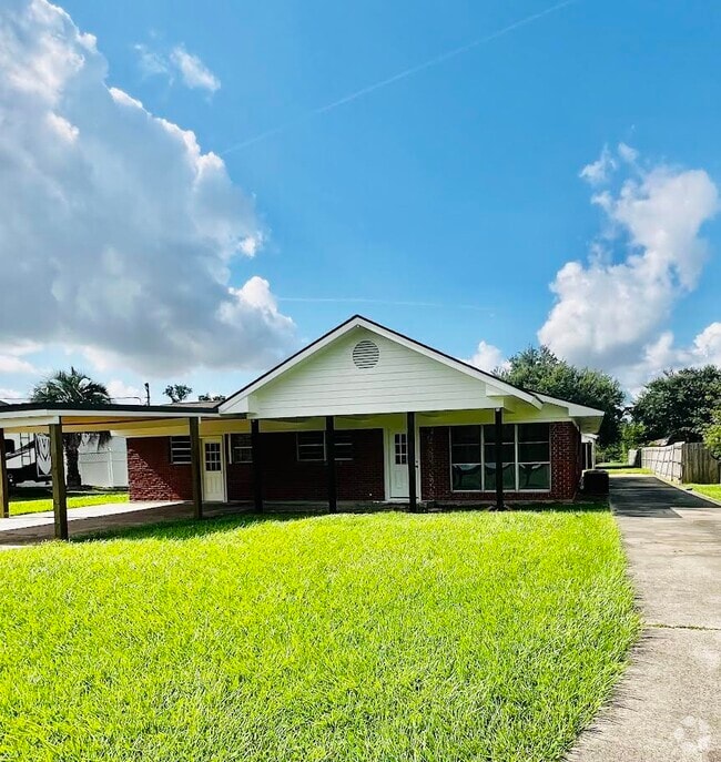 Building Photo - 1409 Guadalupe St Rental