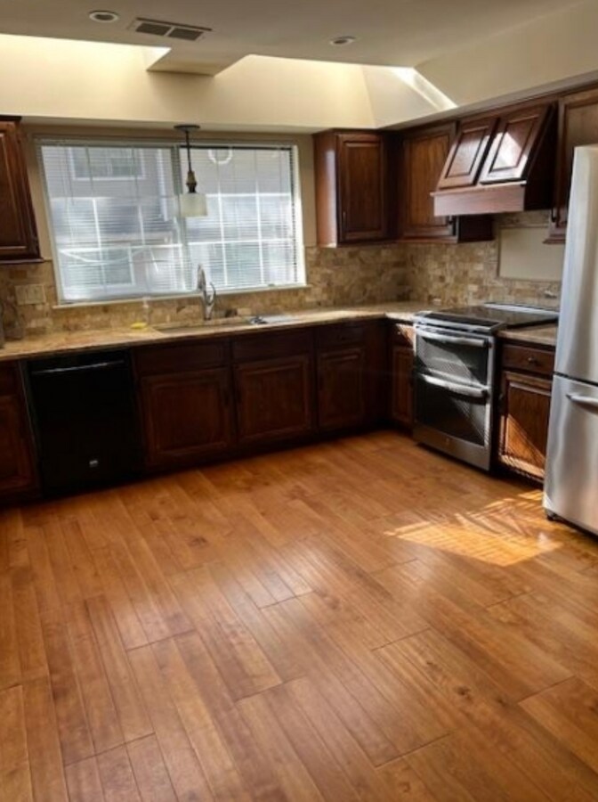 Photo - 17 Crestmont Rd