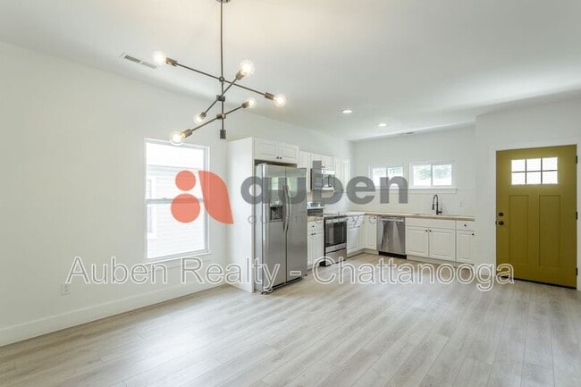 Photo - 1813 E 4th St