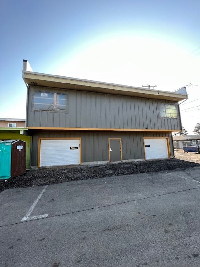 Building Photo - West 11th Studios &amp; Garages Unit 1601 West 11th Alley