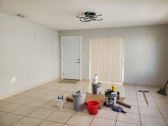 Photo - 145 W 43rd St