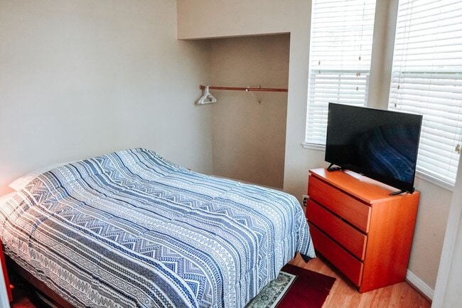 Building Photo - 326 Pasto Rico Rental