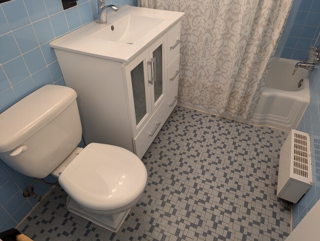 Bathroom - 1300 S Arlington Ridge Rd Unit 103