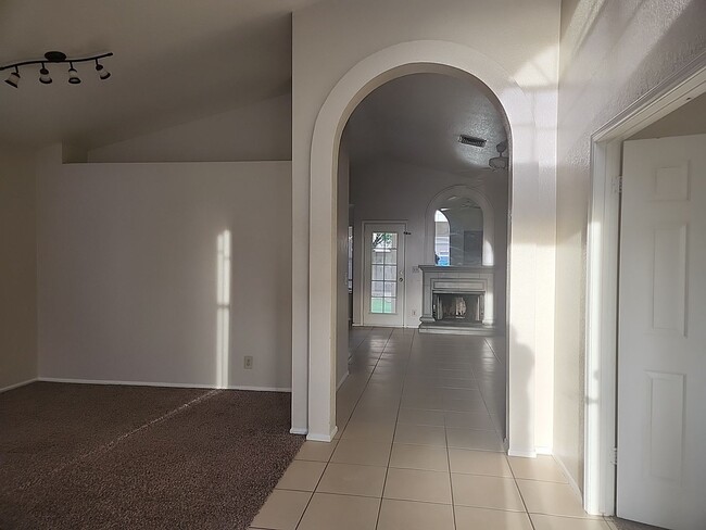 Photo - ?4 Bed / 2 Bath Single Level Gilbert Home with vaulted Ceilings *New Paint*?