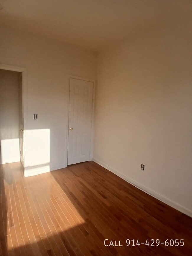 Building Photo - 288 Hawthorne Ave Unit 4 Rental