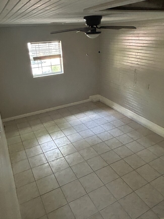 Photo - 607 W Dallas St