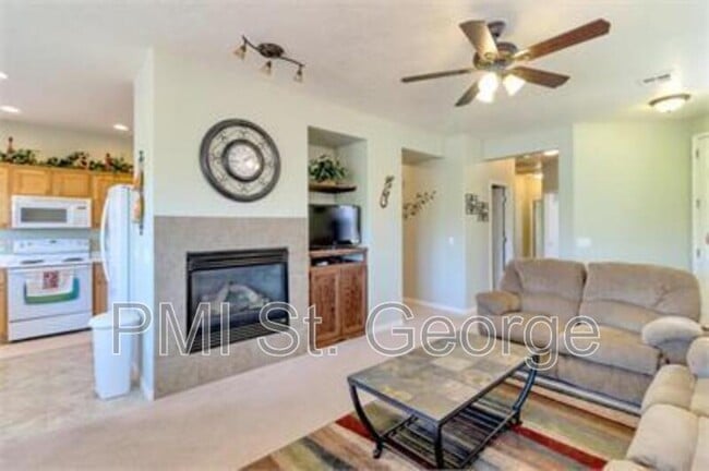 Photo - 3241 E Fourteen Fairway Dr