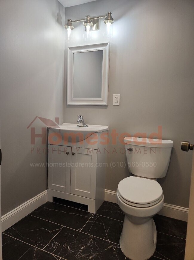 Photo - 17 E Elm St Unit 1