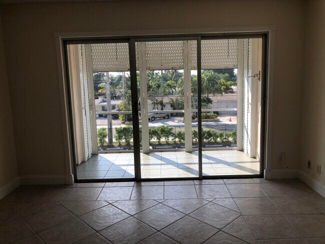 Photo - 3040 NE 16th Ave Unidad 303