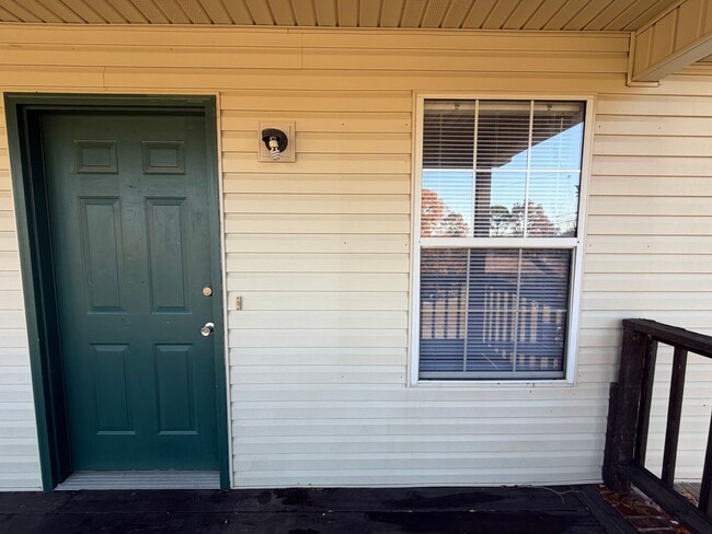 Building Photo - 4063-4063 Wynn St Unit Apt#2