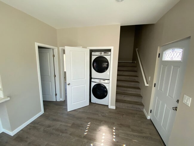 Photo - 4BD/2BA on Art! Lots of Parking!