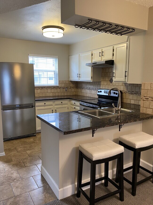 Photo - **Move in Specials**Beautifully remodeled ... Unit 148