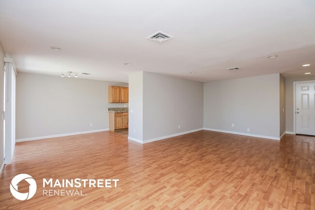 Photo - 2114 N Comanche Dr