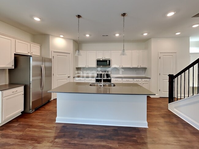 Photo - 626 Rivermist Dr