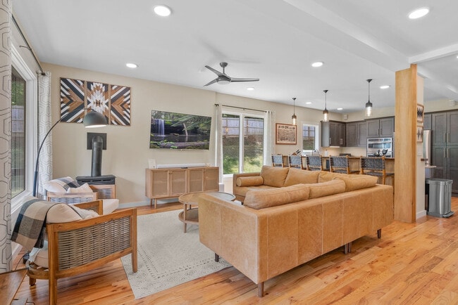 Photo - 114 Greenwood Acres Dr Unidad SI ID1023057P