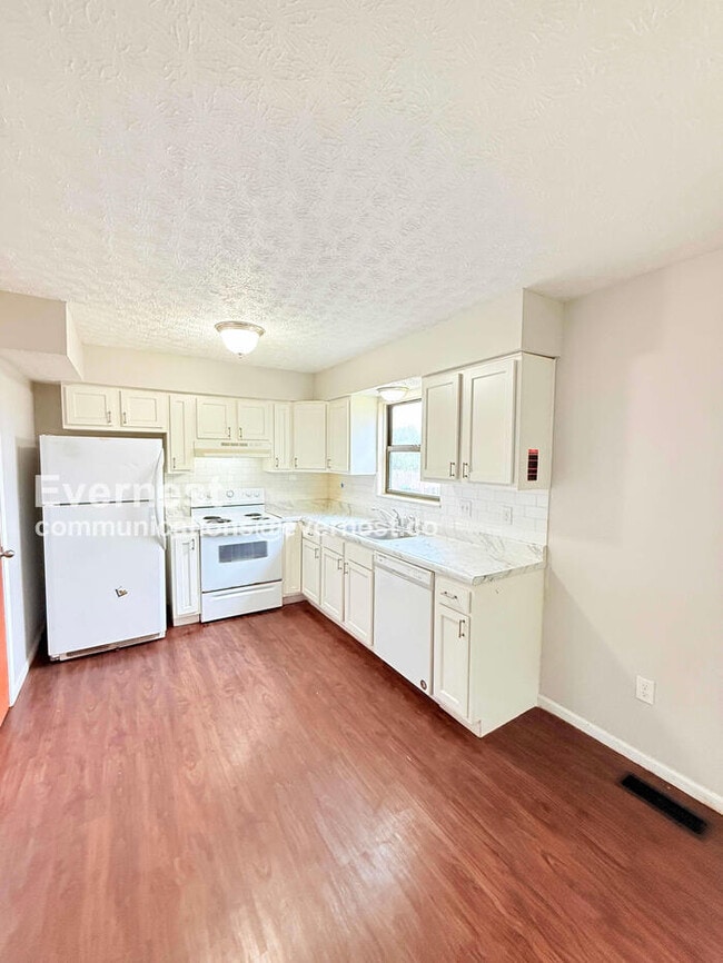 Building Photo - 1889 Laramie Dr Rental