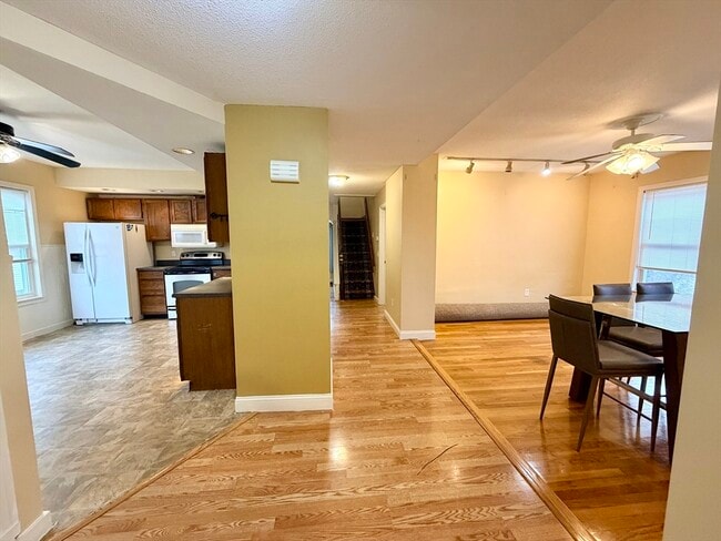 Photo - 59 Whitney Ave Unidad 2