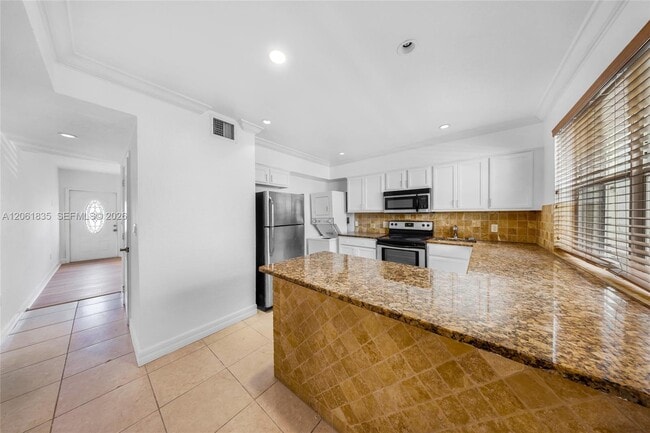 Photo - 7801 Hispanola Ave