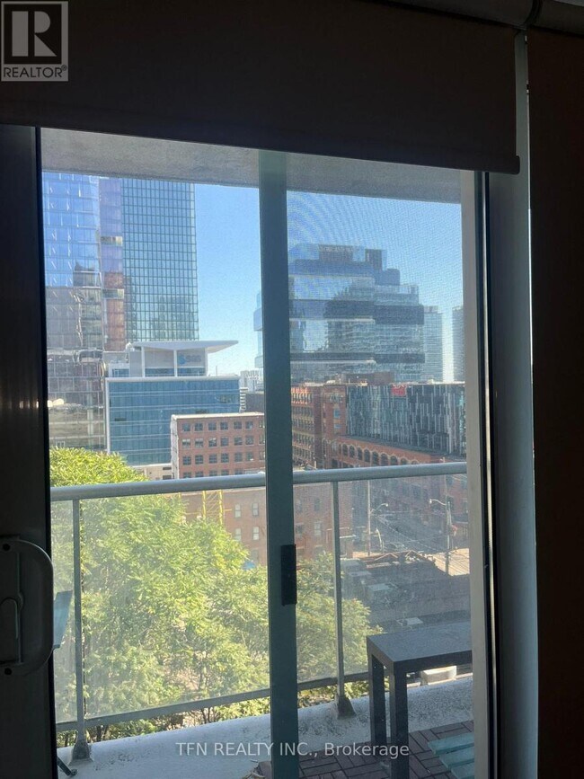 Photo - 230 King St E Unité 1001