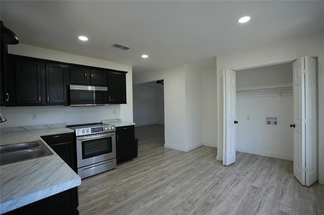 Photo - 4535 Parry Ave