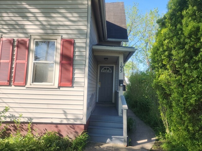 Building Photo - 195 Lewis St Unit Dn Rental