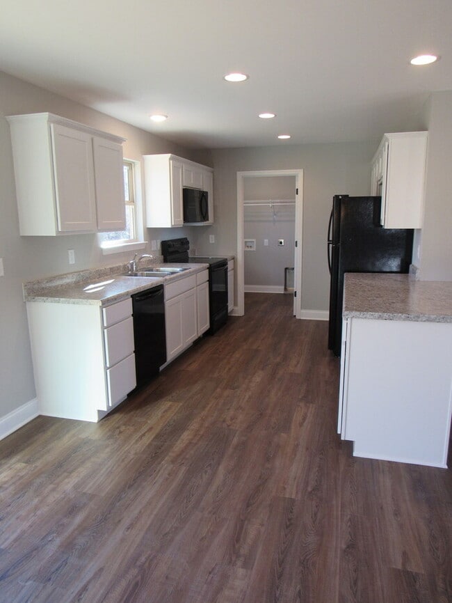 Photo - 3 Bedroom & 2 Bath Single-Family Home