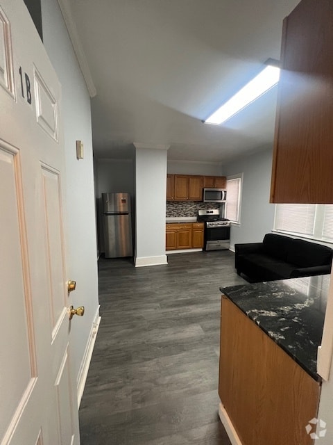 Building Photo - 301 Maple St Unit 1B Rental