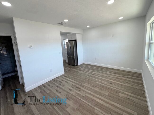 Photo - 804 SE 5th St