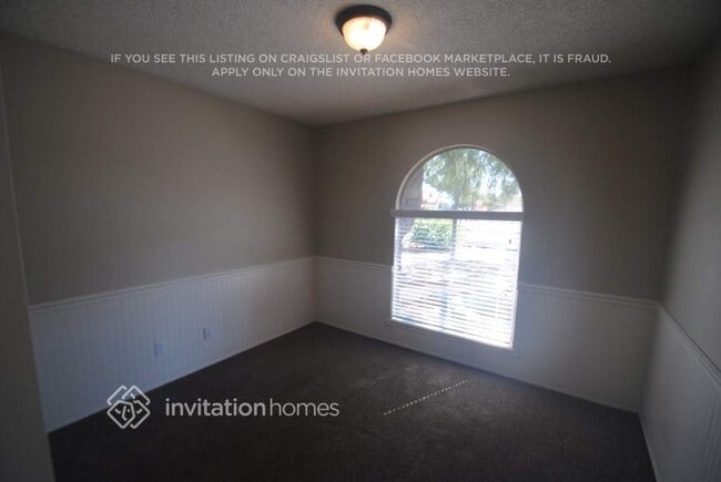 Photo - 656 S Robin Ln