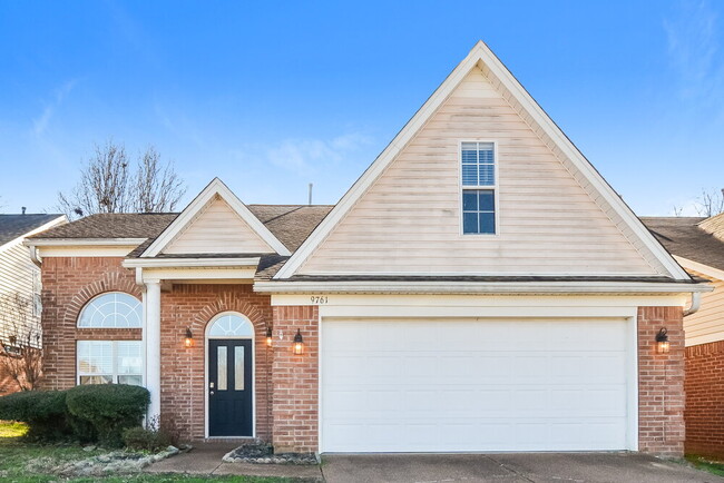 Building Photo - 9761 Dogwood Ct W