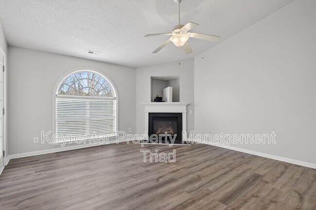 Photo - 4285 Cedarcroft Ct