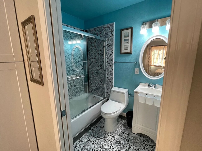 Photo - 3275 Parkhaven Dr