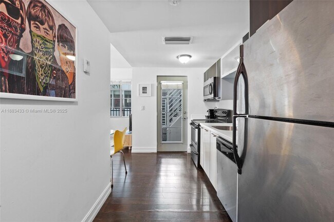 Photo - 621 11th St Unidad 102