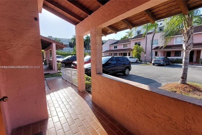 Photo - 8037 Lake Dr Unidad 102