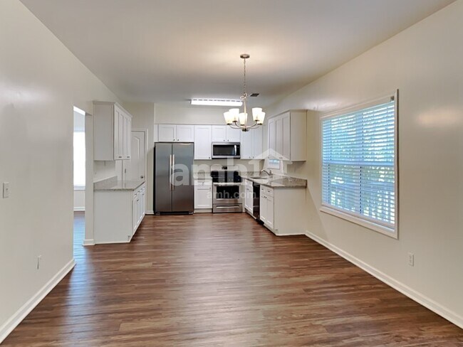 Photo - 303 Millpond Pkwy