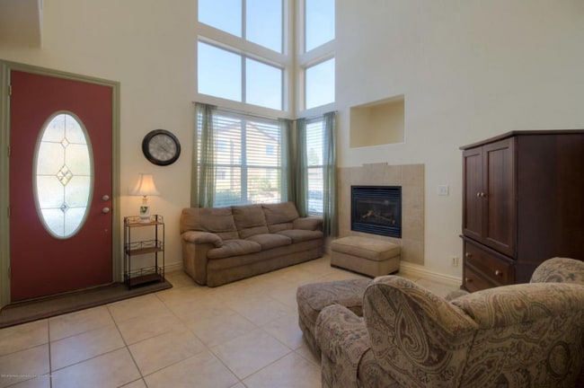 Photo - 1504 E Helen Way