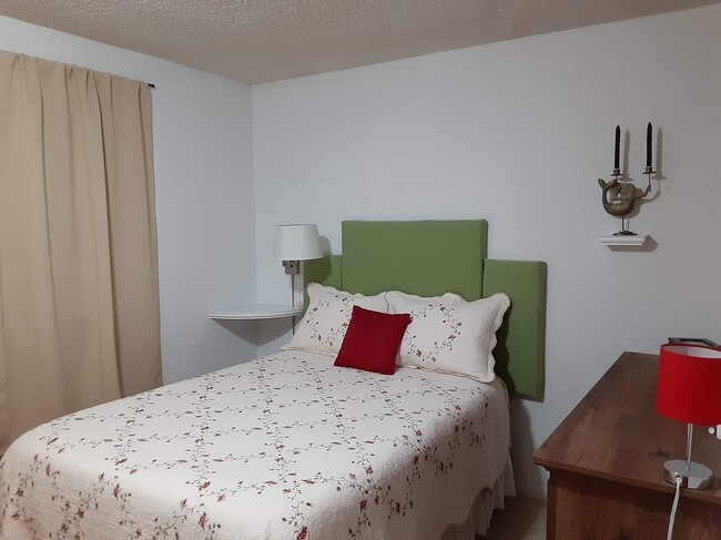 Building Photo - 25859 Madrone Dr Unit A Rental
