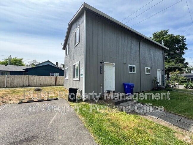 Building Photo - 10762 NE Prescott St Rental
